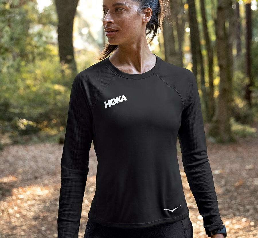 Tops Womens - Hoka One One Performance Long Sleeve - Black - FSGUITQ-12